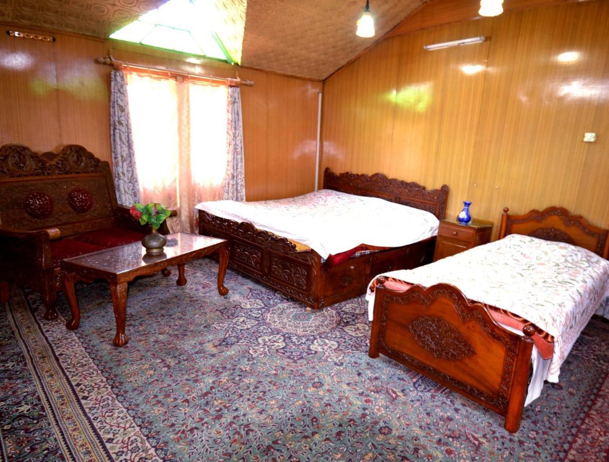 Heritage Shreen Houseboat Srinagar  Exterior photo